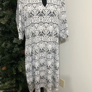 Black and White Patterned Dress Size Large